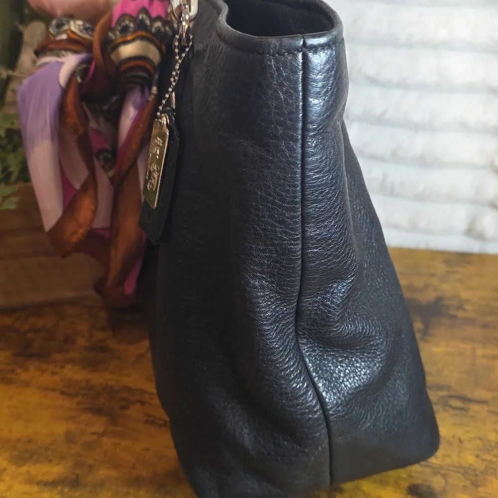 Coach Madison Black Pebble Leather Tote #26769 Includes Unbranded Purse Scarf